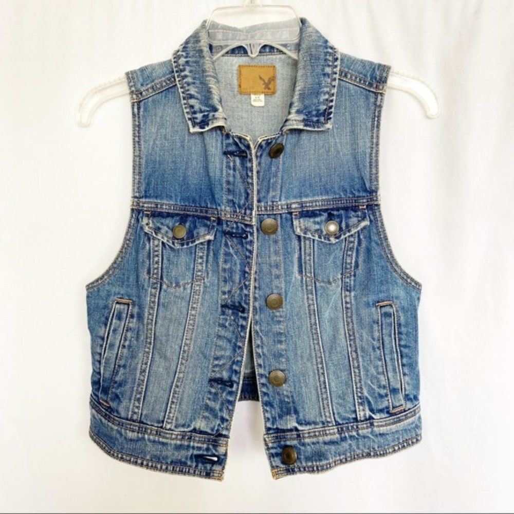American Eagle button front blue denim vest S